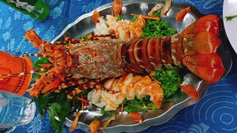 Nha Trang: Bán 3,5 triệu đồng/kg tôm hùm, thêm một nhà hàng bị xử phạt