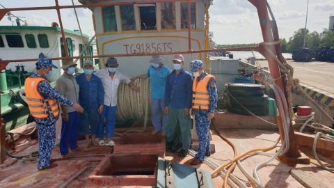 Bắt giữ tàu vận chuyển 140 khối dầu DO trái phép