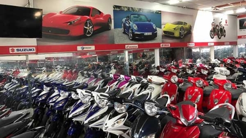 Nhiều hãng xe máy tiếp tục giảm giá để cạnh tranh với xe điện