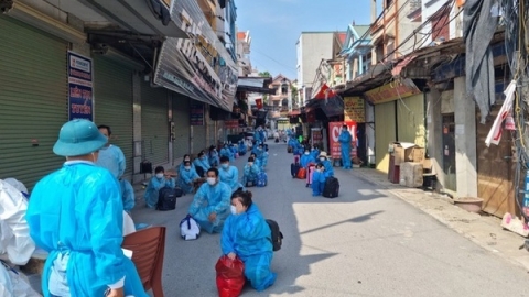 Bắc Giang: Chuyển gần 3.000 công nhân ra khỏi ổ dịch