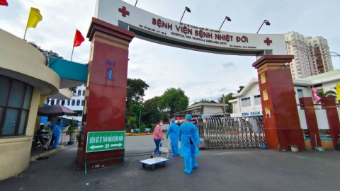 TP.HCM: 3 nhân viên Bệnh viện Bệnh nhiệt đới nghi nhiễm Covid-19
