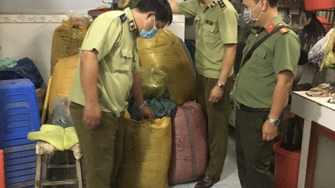 Vĩnh Long: Bắt quả tang cơ sở sản xuất trà, cà phê giả mạo quy mô lớn