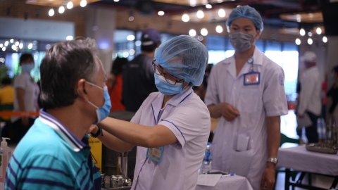 TP.HCM: Ngày 20/6, đã tiêm vaccine Covid-19 cho hơn 8.500 công nhân tại Quận 7