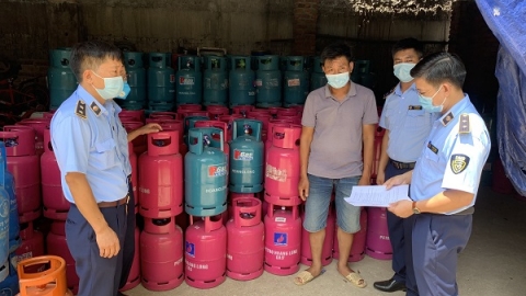 Vĩnh Phúc: Tiếp tục tạm giữ gần 200 bình gas không có hóa đơn, chứng từ