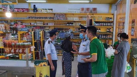 Long An: Một cửa hàng Bách Hoá Xanh bị lập biên bản do tính tiền khối lượng chênh lệch