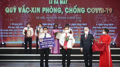 Agribank tiếp tục ủng hộ 52,5 tỷ đồng cho 22 tỉnh, thành phố phòng chống dịch Covid-19