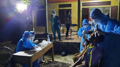 Nghệ An: Tạm đình chỉ công tác chủ tịch xã vì cho F1 về thăm vợ con