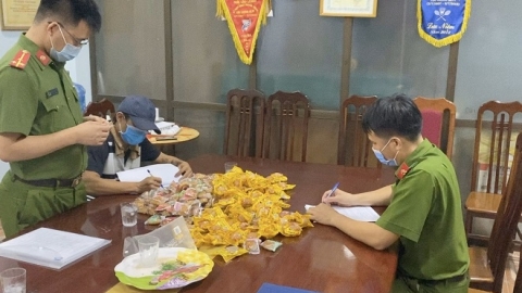 Bắc Giang: Thu giữ hàng nghìn bánh trung thu và trứng gà muối không rõ nguồn gốc xuất xứ