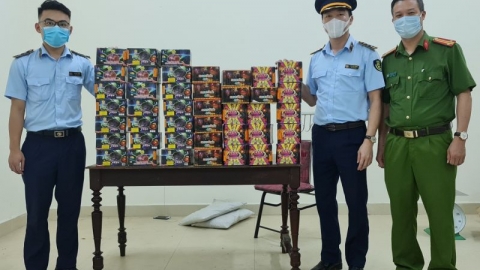 Phát hiện và thu giữ 71 kg pháo nổ được vận chuyển trên xe tải lưu thông theo hướng từ Nam ra Bắc