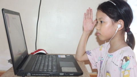 Học sinh nghèo sắp có gói tín dụng mua máy tính, thiết bị học tập phục vụ học trực tuyến