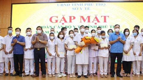 Phú Thọ: 52 cán bộ y tế lên đường hỗ trợ Bình Dương chống dịch COVID-19