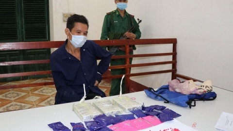 Điện Biên: Bắt giữ đối tượng vận chuyển 3 bánh heroin và 4.000 viên ma tuý tổng hợp