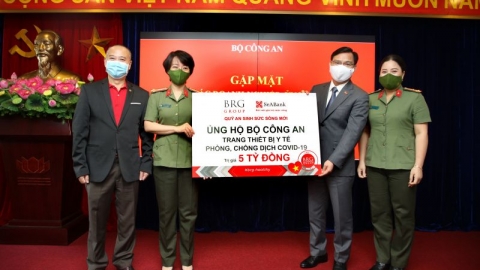 Tập đoàn BRG và SeABank ủng hộ trang thiết bị y tế phòng chống dịch Covid-19 cho Bộ Công an