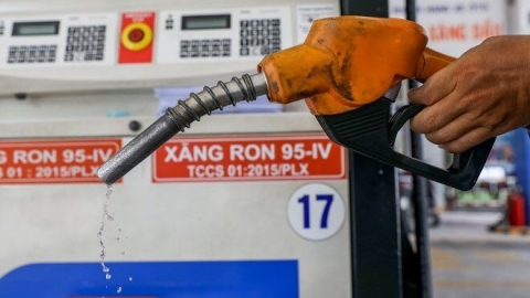 Ngày mai (11/10), giá xăng có thể tăng 1.000 đồng/lít?