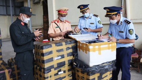 Lạng Sơn: Tạm giữ trên 300.000 chiếc ốp điện thoại có dấu hiệu giả mạo nhãn hiệu