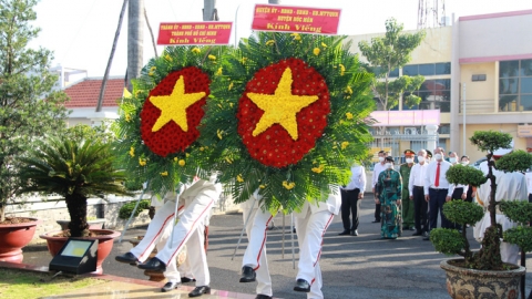 Lãnh đạo TP. HCM dâng hương tại Di tích Lịch sử quốc gia Ngã Ba Giồng
