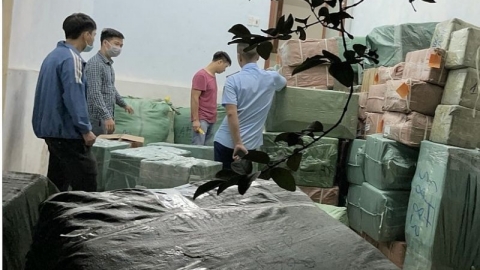 Phát hiện kho chứa hàng chục nghìn lưỡi cưa, bugi ô tô… không rõ nguồn gốc ở Quảng Ninh
