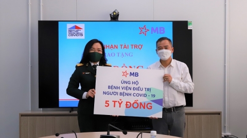 MB ủng hộ 5 tỷ đồng cho Bệnh viện Điều trị người bệnh Covid-19