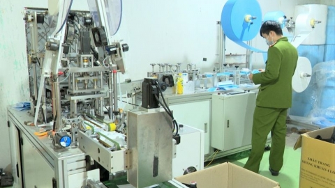 Công an Quảng Bình phát hiện một cơ sở sản xuất khẩu trang không phép