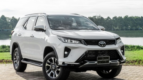 Toyota Fortuner cập nhật trang bị mới ra mắt tháng Năm