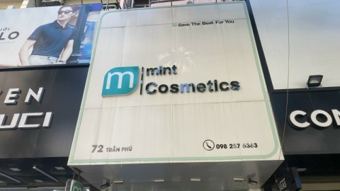 Hệ thống cửa hàng Mint Cosmetics: Nhiều sản phẩm không tem nhãn phụ Tiếng Việt, nhân viên nói “hàng xách tay”
