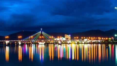 Cấm phương tiện qua cầu quay sông Hàn trong 15 ngày
