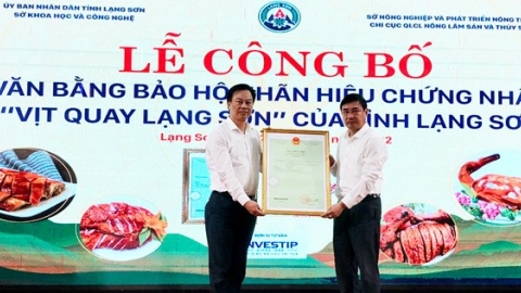 Lạng Sơn đón nhận văn bằng bảo hộ nhãn hiệu chứng nhận Vịt quay
