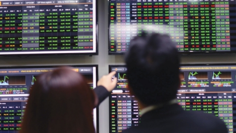 VN - Index tăng nhẹ ở cuối phiên chiều 24/11, thanh khoản ở mức thấp