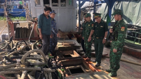 Tạm giữ tàu cá chở 18.000 lít dầu DO không rõ nguồn gốc tại Kiên Giang