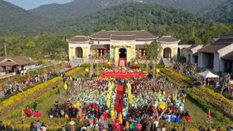Trên 458.000 lượt du khách đến Yên Tử