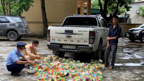 Tiêu hủy 1.800 súng nhựa đồ chơi không rõ nguồn gốc xuất xứ