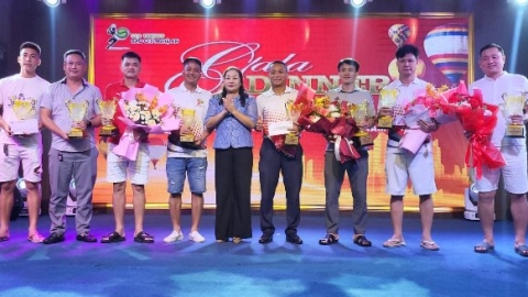 Giải quần vợt Nghệ An chào mừng Ngày doanh nhân Việt Nam đã tìm ra nhà vô địch