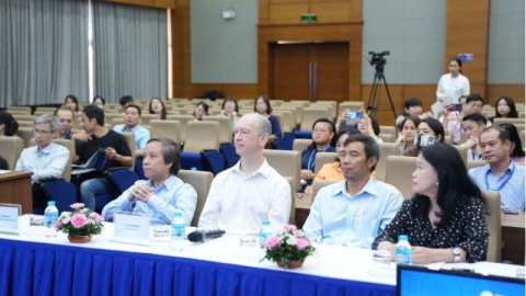 Bác sĩ Việt Nam trình diễn kỹ thuật mổ tai phức tạp tại Hội nghị quốc tế