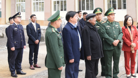 Nguyên Chủ tịch Ủy ban Trung ương MTTQ Việt Nam thăm, động viên cán bộ làm việc tại các cửa khẩu thuộc tỉnh Lạng Sơn