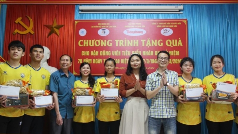 Lạng Sơn: Tặng quà các Vận động viên trẻ tiêu biểu tỉnh Lạng Sơn