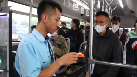 Triển khai thí điểm thêm 10 tuyến xe buýt áp dụng thẻ, vé điện tử tại Hà Nội