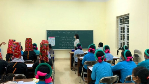 Mở 11 lớp xóa mù chữ cho đồng bào các dân tộc ở huyện Bình Liêu (Quảng Ninh)