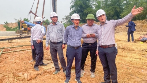 Đôn đốc nhà thầu đẩy nhanh tiến độ thi công dự án đường dây 500kV Quỳnh Lưu – Thanh Hoá và TBA 500kV Thanh Hoá