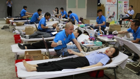 Hơn 100 người lao động Công ty Hóa dầu Long Sơn tình nguyện hiến máu