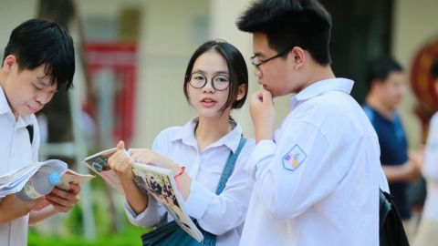 Lưu ý với học sinh Hà Nội khi làm thủ tục nhập học sau khi hạ điểm chuẩn