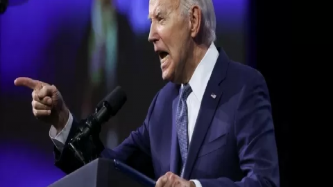 Tổng thống Mỹ Joe Biden mắc Covid-19, lần đầu úp mở về khả năng cân nhắc việc chạy đua vào Nhà Trắng