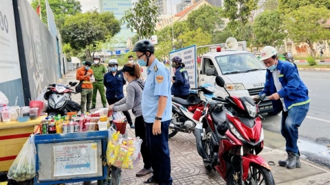 TP. Hồ Chí Minh xử lý các trường hợp lấn chiếm, sử dụng lòng đường, hè phố trái quy định