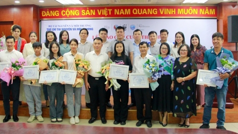 Trao giải cuộc thi ảnh “Hành động vì đại dương xanh”