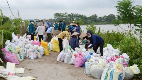 Bắc Ninh: Khen thưởng đột xuất tập thể, cá nhân có thành tích xuất sắc trong xử lý sự cố sạt trượt đê và phòng cháy, chữa cháy