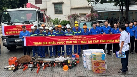 Công nhân Công ty Môi trường đô thị Hà Tĩnh lên đường ra Bắc hỗ trợ khắc phục bão lũ