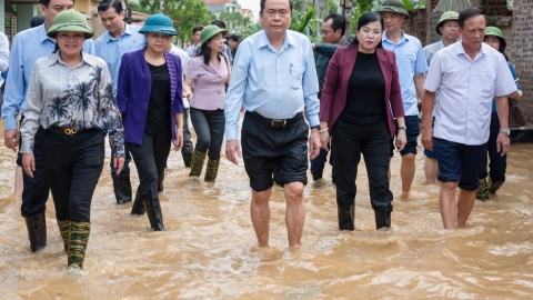 "Không để xảy ra tiêu cực trong công tác cứu trợ lụt bão"