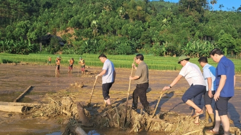 Thủ tướng tới hiện trường vụ sạt lở làm gần 100 người thiệt mạng và mất tích tại Lào Cai