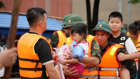 Tình quân dân - nghĩa đồng bào trong thiên tai