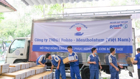 Công ty TNHH Rohto-Mentholatum (Việt Nam) đồng hành cùng người dân vùng bị ảnh hưởng bởi bão lũ