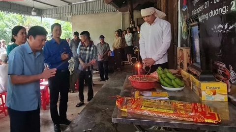 Thanh Hóa: Thăm hỏi, động viên gia đình có người bị đuối nước do mưa lũ